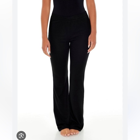 Forever 21 Pants - Forever 21 Fuzzy Flair Leg Pajama Pants! NWOT!